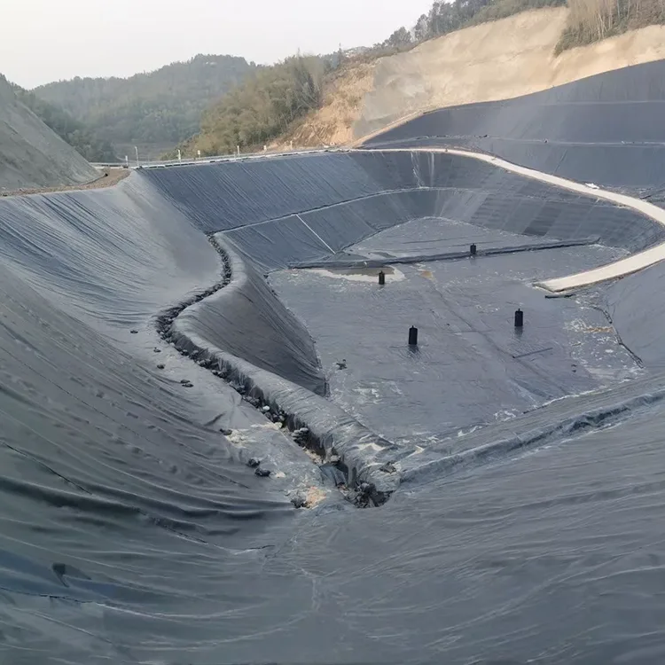 Geomembrana para aterro de resíduos perigosos