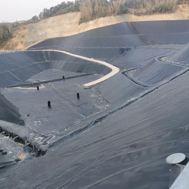 Forro de geomembrana para lagoa de rejeitos